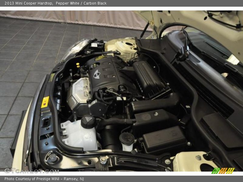 Pepper White / Carbon Black 2013 Mini Cooper Hardtop