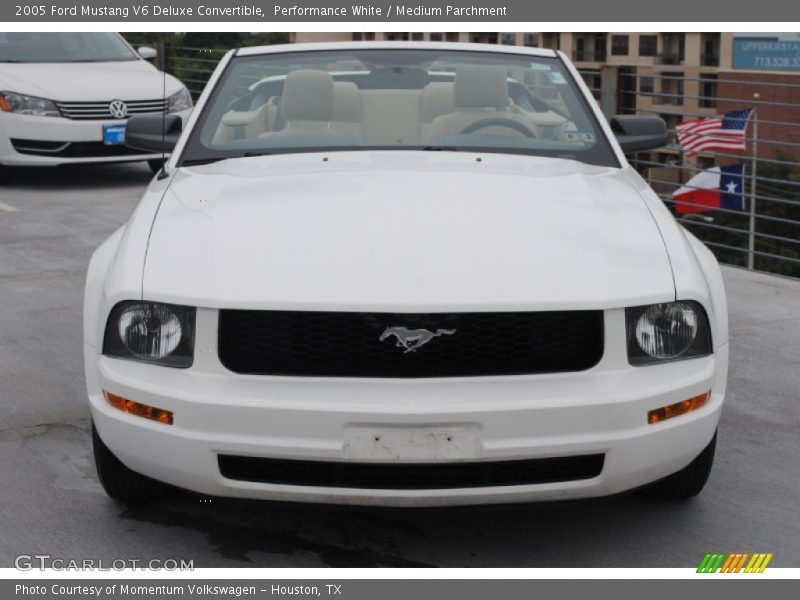 Performance White / Medium Parchment 2005 Ford Mustang V6 Deluxe Convertible