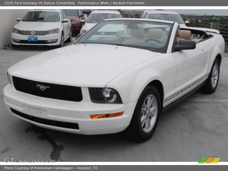 Performance White / Medium Parchment 2005 Ford Mustang V6 Deluxe Convertible
