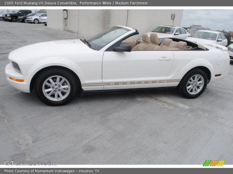 Performance White / Medium Parchment 2005 Ford Mustang V6 Deluxe Convertible