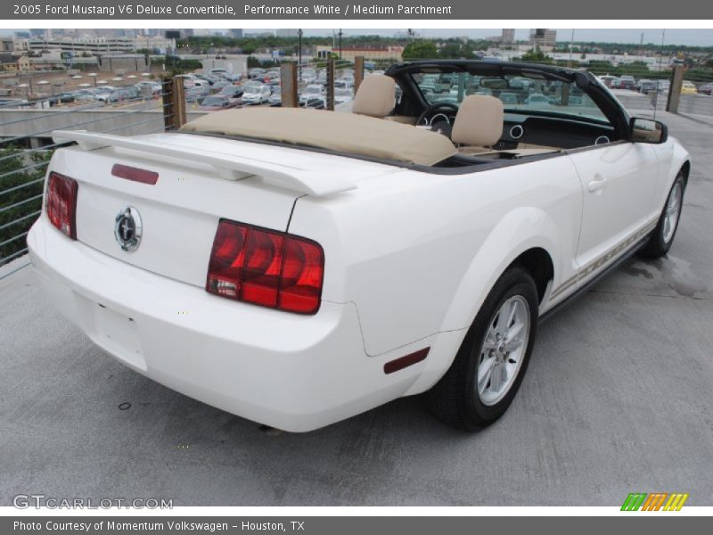 Performance White / Medium Parchment 2005 Ford Mustang V6 Deluxe Convertible