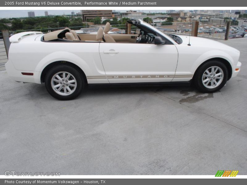 Performance White / Medium Parchment 2005 Ford Mustang V6 Deluxe Convertible