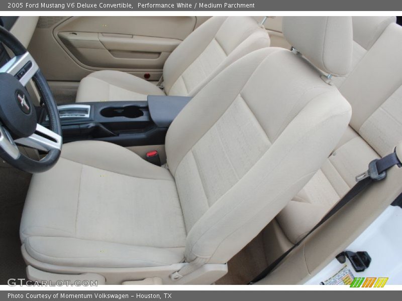 Performance White / Medium Parchment 2005 Ford Mustang V6 Deluxe Convertible