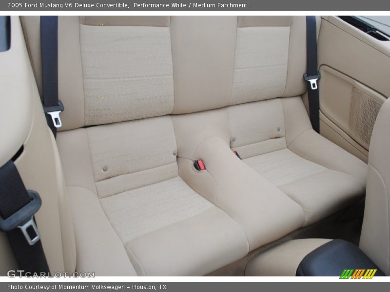 Performance White / Medium Parchment 2005 Ford Mustang V6 Deluxe Convertible