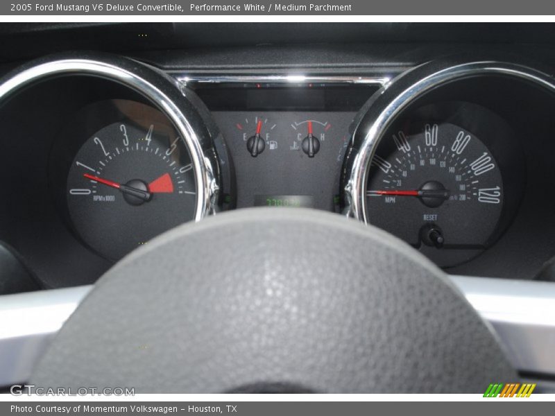 Performance White / Medium Parchment 2005 Ford Mustang V6 Deluxe Convertible