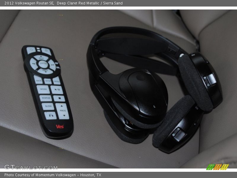 Deep Claret Red Metallic / Sierra Sand 2012 Volkswagen Routan SE