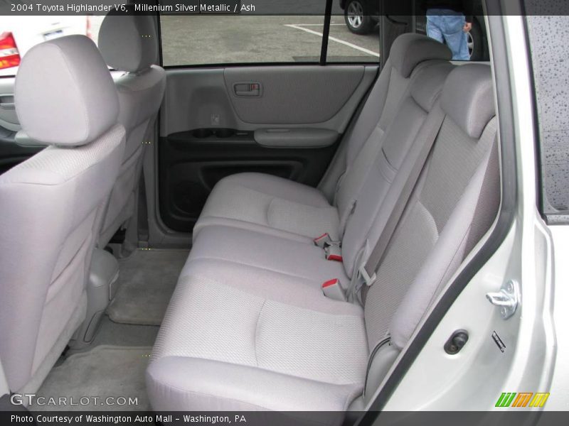 Millenium Silver Metallic / Ash 2004 Toyota Highlander V6