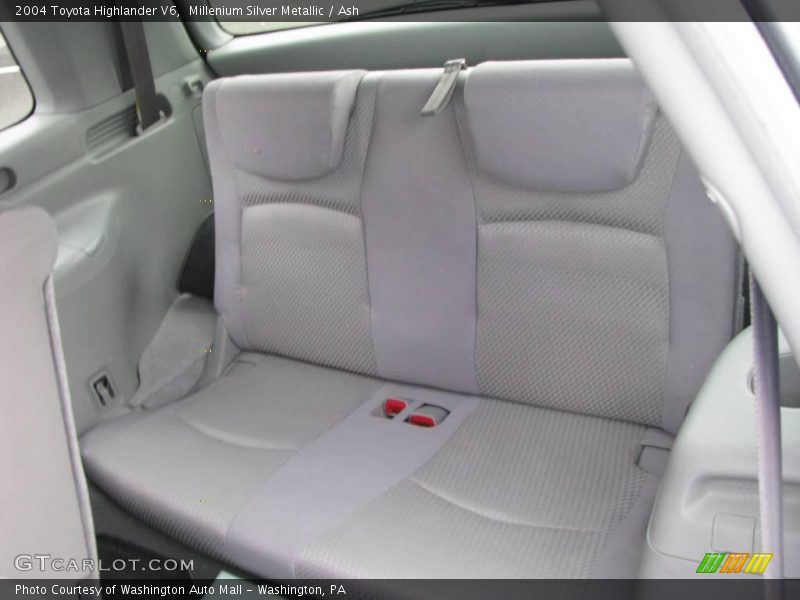Millenium Silver Metallic / Ash 2004 Toyota Highlander V6