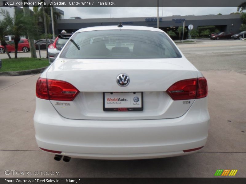 Candy White / Titan Black 2013 Volkswagen Jetta TDI Sedan
