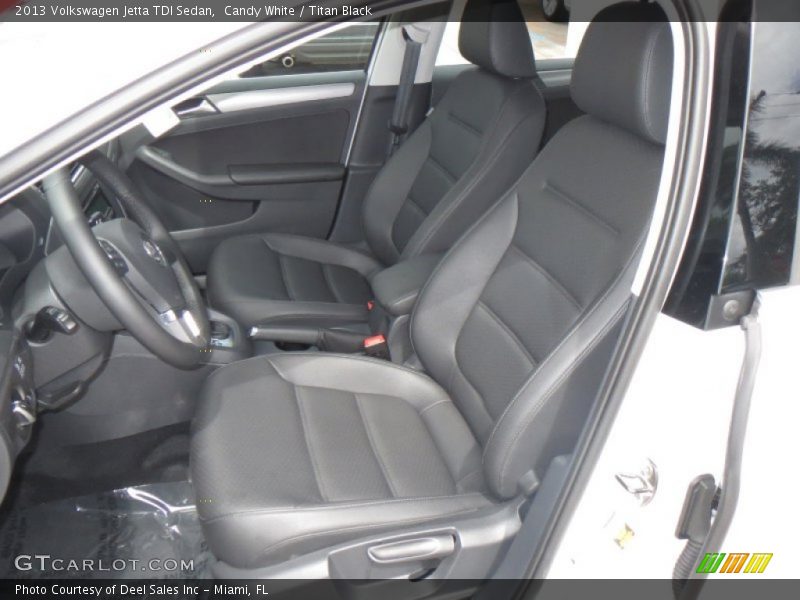 Candy White / Titan Black 2013 Volkswagen Jetta TDI Sedan