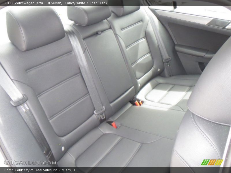 Candy White / Titan Black 2013 Volkswagen Jetta TDI Sedan
