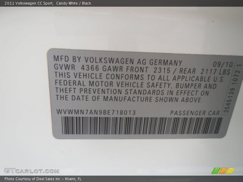 Candy White / Black 2011 Volkswagen CC Sport