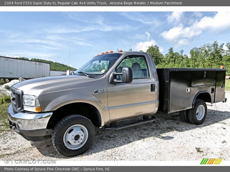 Arizona Beige Metallic / Medium Parchment 2004 Ford F350 Super Duty XL Regular Cab 4x4 Utility Truck