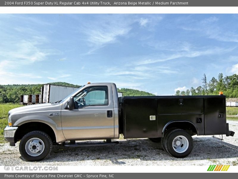  2004 F350 Super Duty XL Regular Cab 4x4 Utility Truck Arizona Beige Metallic