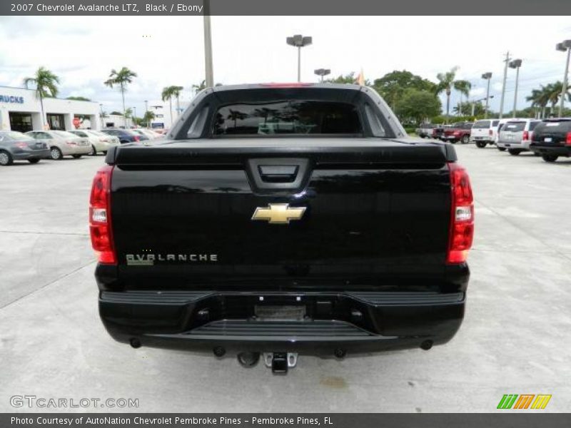Black / Ebony 2007 Chevrolet Avalanche LTZ