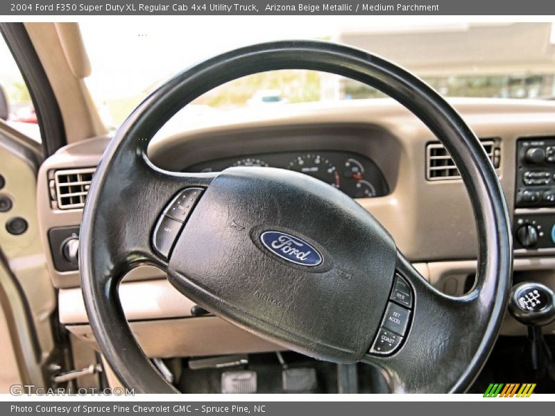 Arizona Beige Metallic / Medium Parchment 2004 Ford F350 Super Duty XL Regular Cab 4x4 Utility Truck