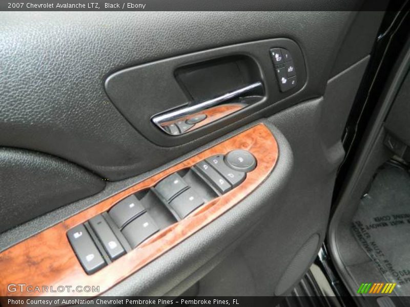 Black / Ebony 2007 Chevrolet Avalanche LTZ