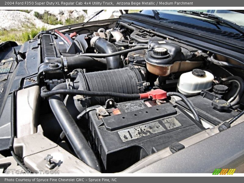 Arizona Beige Metallic / Medium Parchment 2004 Ford F350 Super Duty XL Regular Cab 4x4 Utility Truck