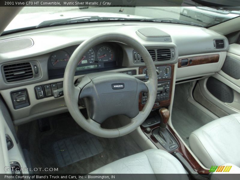 Dashboard of 2001 C70 HT Convertible