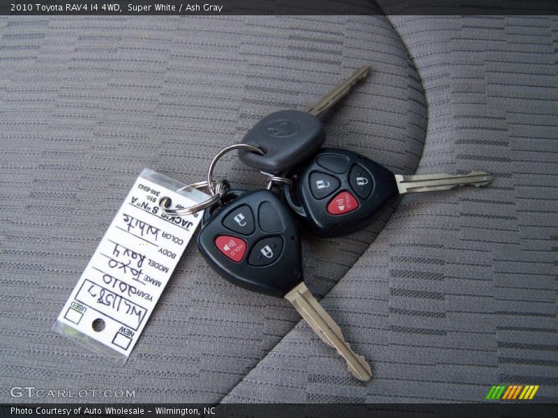 Super White / Ash Gray 2010 Toyota RAV4 I4 4WD