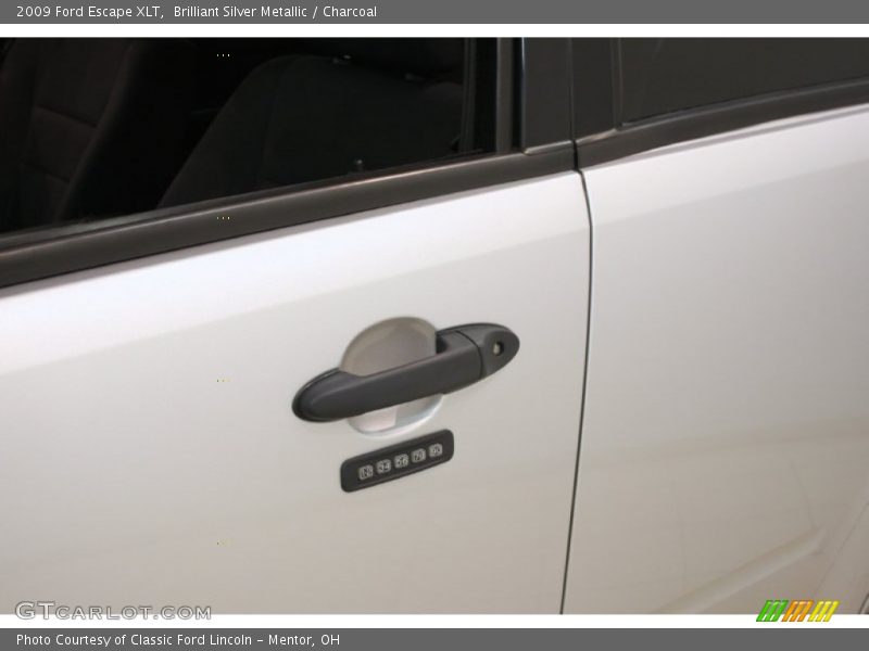 Brilliant Silver Metallic / Charcoal 2009 Ford Escape XLT