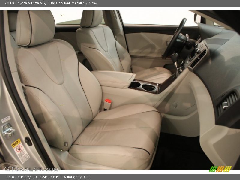 Classic Silver Metallic / Gray 2010 Toyota Venza V6