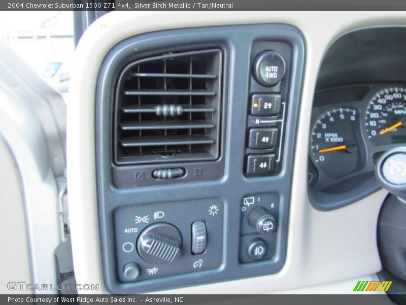 Silver Birch Metallic / Tan/Neutral 2004 Chevrolet Suburban 1500 Z71 4x4