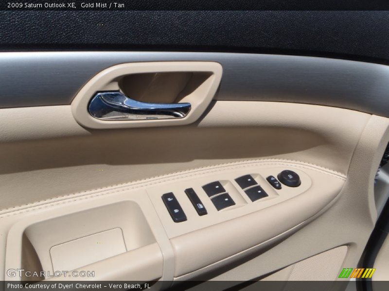 Gold Mist / Tan 2009 Saturn Outlook XE