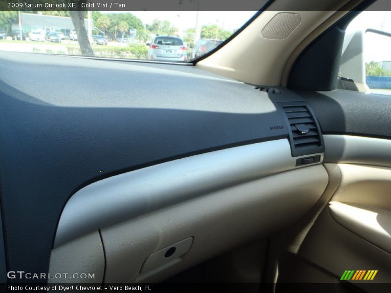 Gold Mist / Tan 2009 Saturn Outlook XE