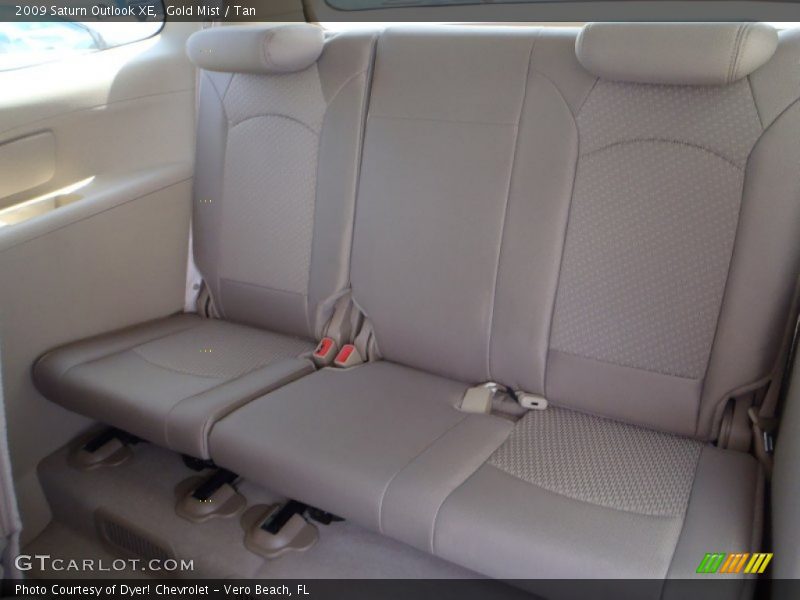 Gold Mist / Tan 2009 Saturn Outlook XE
