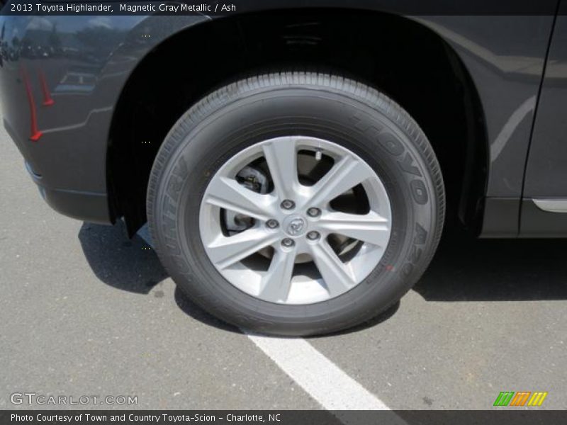 Magnetic Gray Metallic / Ash 2013 Toyota Highlander