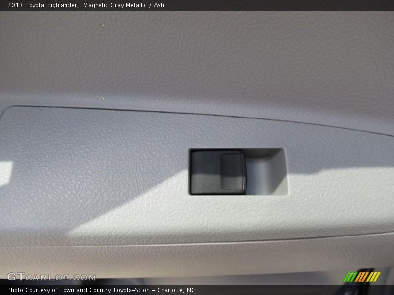 Magnetic Gray Metallic / Ash 2013 Toyota Highlander