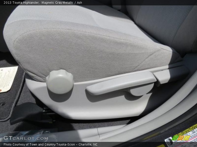 Magnetic Gray Metallic / Ash 2013 Toyota Highlander