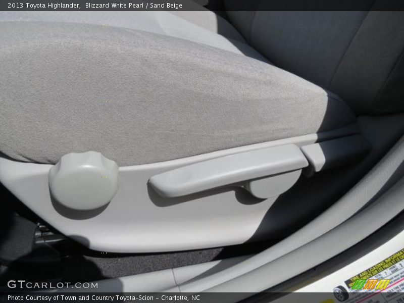 Blizzard White Pearl / Sand Beige 2013 Toyota Highlander