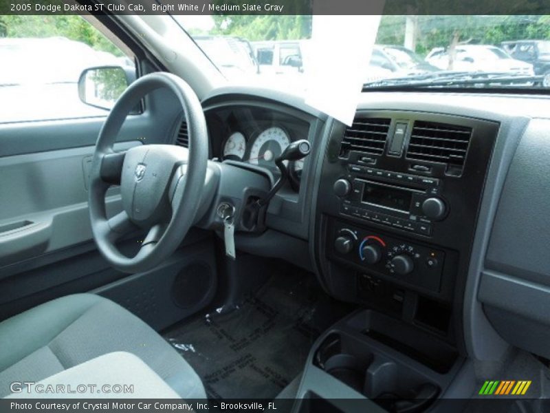 Bright White / Medium Slate Gray 2005 Dodge Dakota ST Club Cab