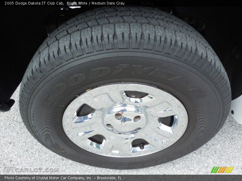 Bright White / Medium Slate Gray 2005 Dodge Dakota ST Club Cab