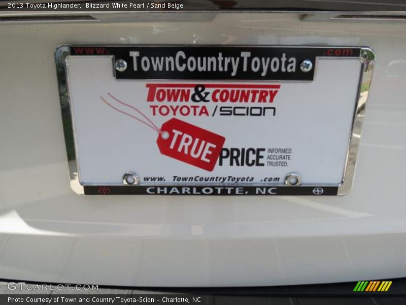 Blizzard White Pearl / Sand Beige 2013 Toyota Highlander