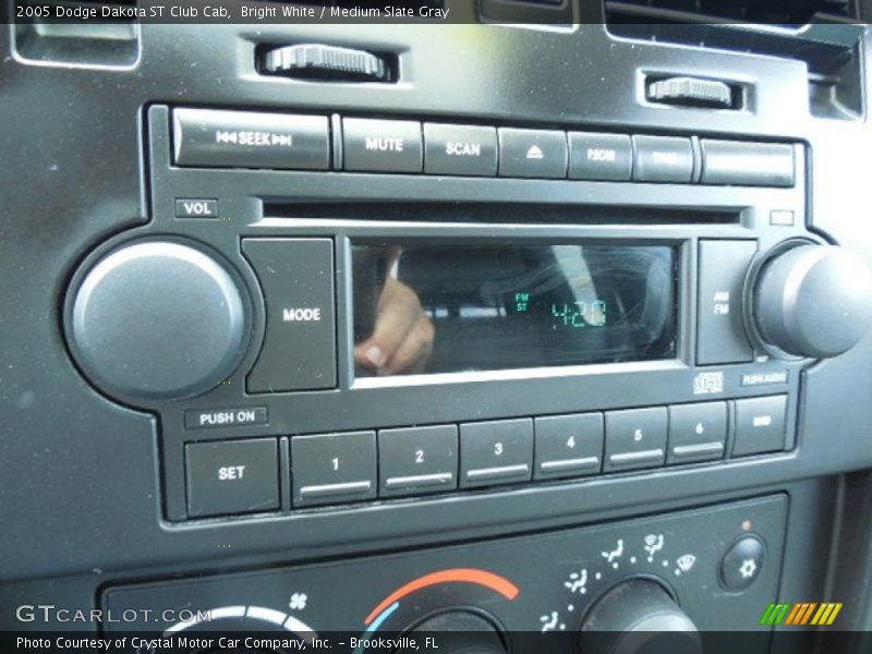 Bright White / Medium Slate Gray 2005 Dodge Dakota ST Club Cab