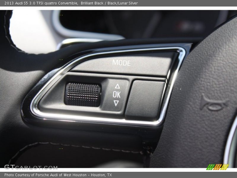 Controls of 2013 S5 3.0 TFSI quattro Convertible