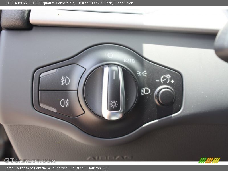 Controls of 2013 S5 3.0 TFSI quattro Convertible