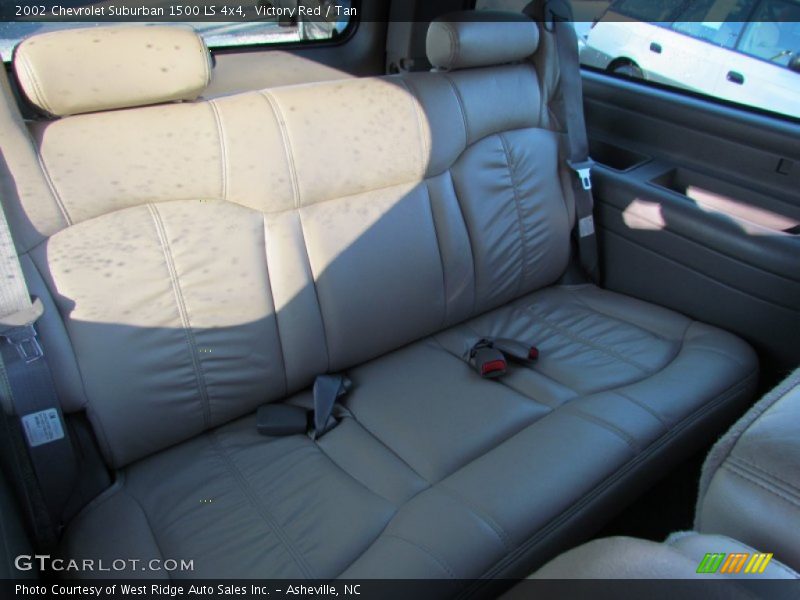 Victory Red / Tan 2002 Chevrolet Suburban 1500 LS 4x4
