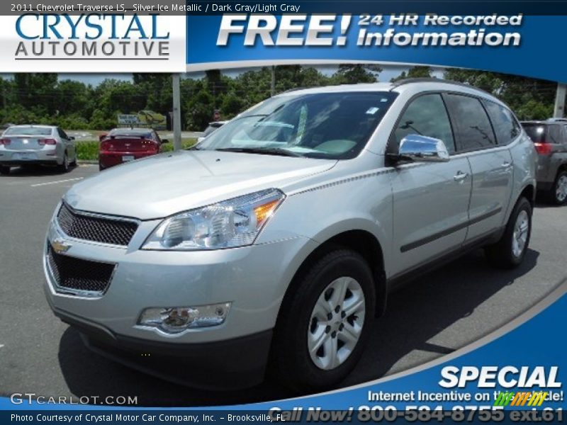 Silver Ice Metallic / Dark Gray/Light Gray 2011 Chevrolet Traverse LS