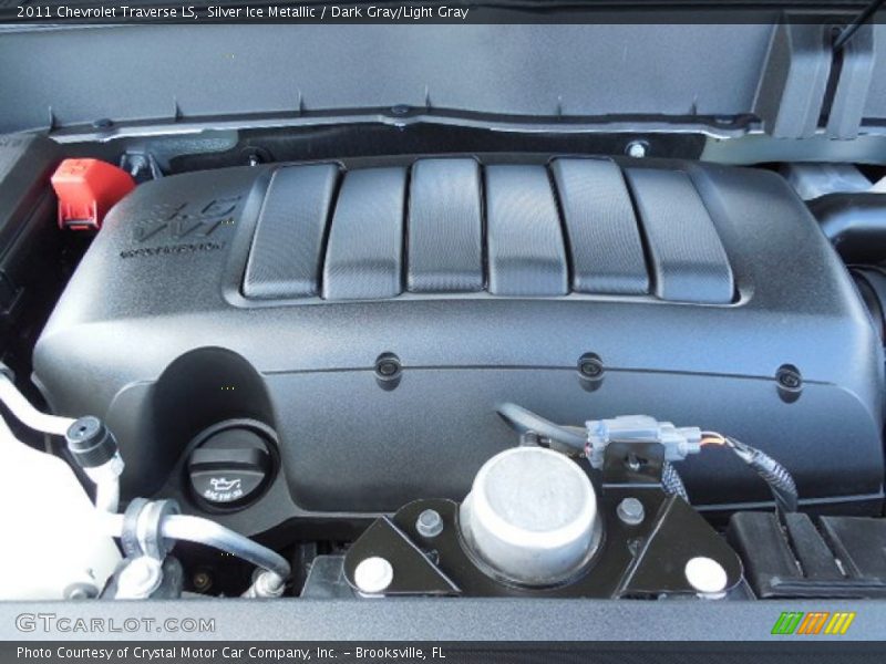 Silver Ice Metallic / Dark Gray/Light Gray 2011 Chevrolet Traverse LS
