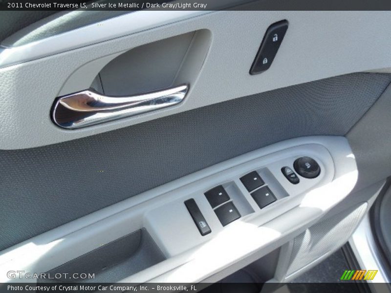 Silver Ice Metallic / Dark Gray/Light Gray 2011 Chevrolet Traverse LS
