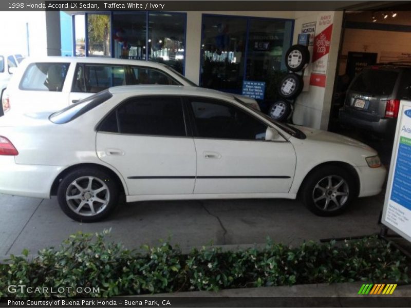 Taffeta White / Ivory 1998 Honda Accord LX Sedan