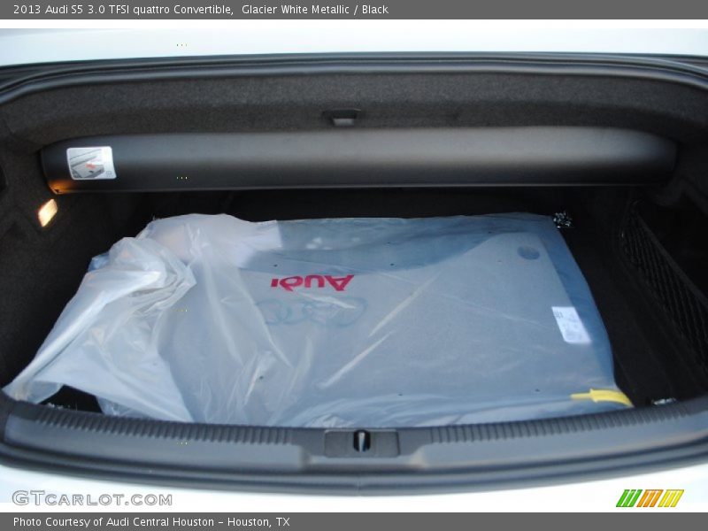  2013 S5 3.0 TFSI quattro Convertible Trunk