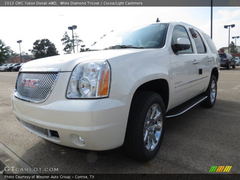 White Diamond Tricoat / Cocoa/Light Cashmere 2013 GMC Yukon Denali AWD