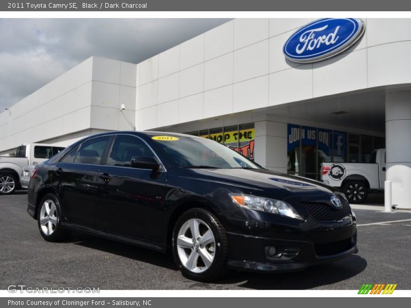 Black / Dark Charcoal 2011 Toyota Camry SE
