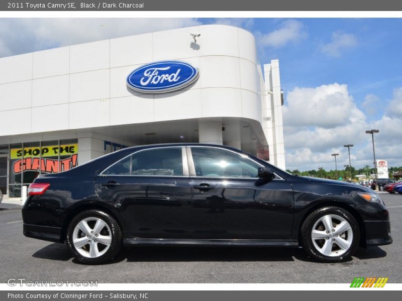 Black / Dark Charcoal 2011 Toyota Camry SE