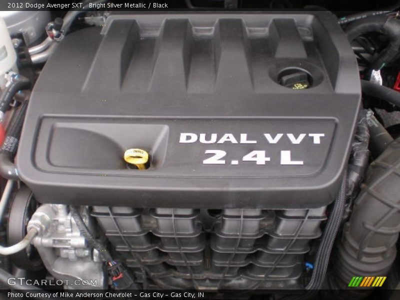 Bright Silver Metallic / Black 2012 Dodge Avenger SXT